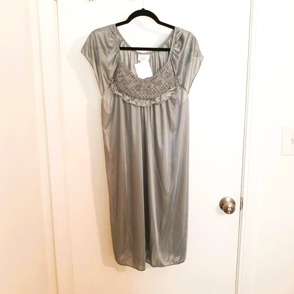 NWT Lati Fashion Ladies Cap Sleeve Nightgown Gray 1X-2X Knee Length